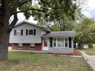 Foreclosed Home - 105 E 5TH ST, 61071