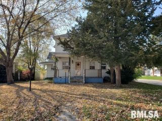 Foreclosed Home - 611 4th Ave, 61081