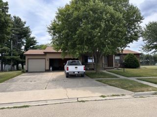 Foreclosed Home - 1905 E 23RD ST, 61081