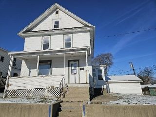 Foreclosed Home - 1406 E 4TH ST, 61081