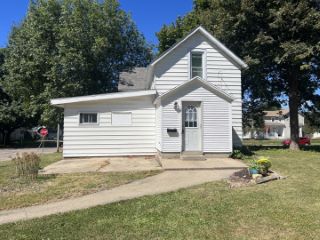 Foreclosed Home - 902 5TH AVE, 61081