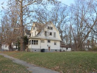 Foreclosed Home - 207 N CENTRAL AVE, 61101
