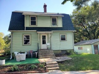 Foreclosed Home - 2028 GREEN ST, 61102