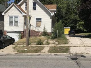 Foreclosed Home - 819 WHITMAN ST, 61103