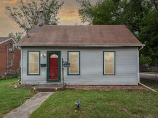 Foreclosed Home - 1830 CARNEY AVE, 61103