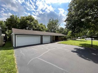 Foreclosed Home - 4001 CRESTVIEW DR, 61107