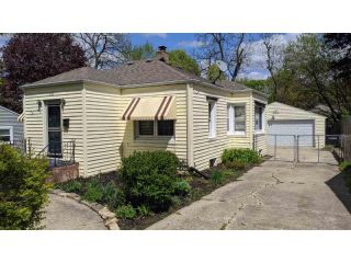 Foreclosed Home - 722 Peter Avenue, 61108