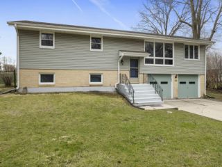 Foreclosed Home - 4711 EDGEWOOD HILLS DR, 61108