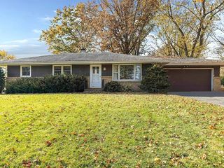 Foreclosed Home - 2909 KENTWOOD PKWY, 61109