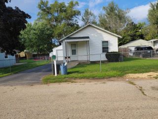 Foreclosed Home - 820 BARNUM RD, 61109