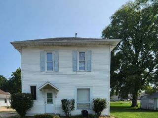 Foreclosed Home - 1011 8TH AVE, 61250