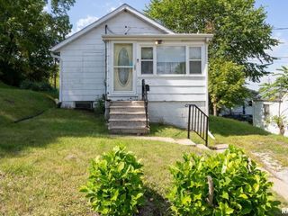 Foreclosed Home - 126 3RD ST, 61282