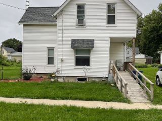Foreclosed Home - 116 1ST ST, 61421