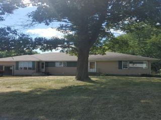Foreclosed Home - 490 South Main St, 61473