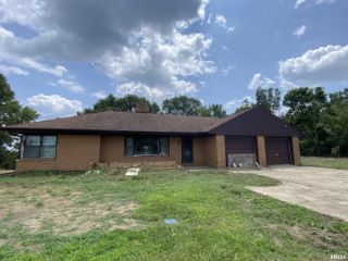 Foreclosed Home - 21978 E US 24 HWY, 61542