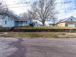Foreclosed Home - 203 N 12TH ST, 61554