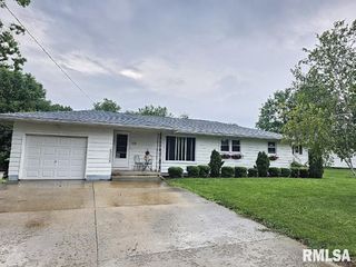 Foreclosed Home - 104 N 3RD ST, 61561