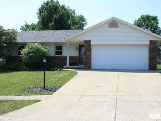 Foreclosed Home - 1918 COUNTRY FAIR DR, 61571