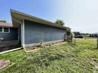 Foreclosed Home - 203 DANIEL PKWY, 61571