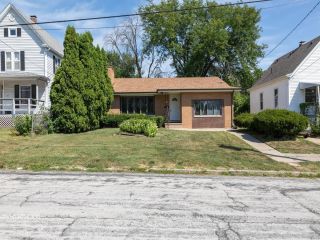 Foreclosed Home - 1215 W Gilbert Avenue, 61604