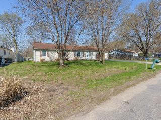 Foreclosed Home - 1337 Lakeview Ave, 61611