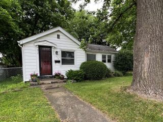 Foreclosed Home - 1014 E FRONT ST, 61701