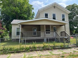 Foreclosed Home - 601 E OLIVE ST, 61701