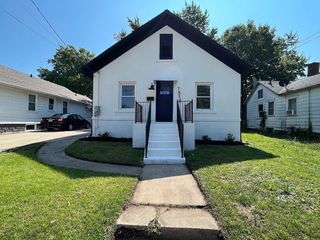 Foreclosed Home - 1318 S OAK ST, 61701