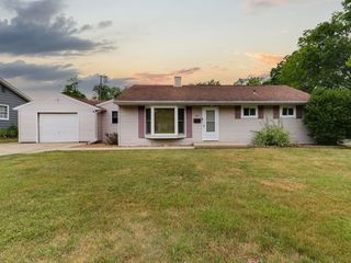 Foreclosed Home - 1 COTTONWOOD ST, 61701