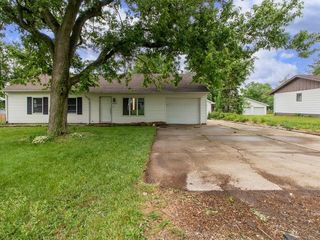 Foreclosed Home - 4003 CREST WAY, 61704