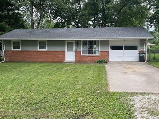 Foreclosed Home - 413 STANDISH DR, 61704