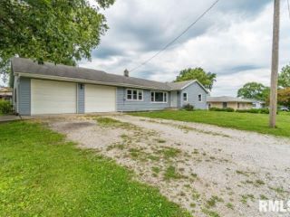 Foreclosed Home - 106 W SOUTH ST, 61722