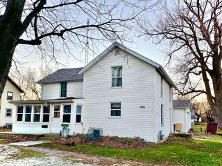 Foreclosed Home - 429 N 3RD AVE, 61726
