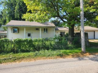 Foreclosed Home - 220 N ALEXANDER ST, 61727