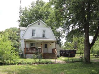 Foreclosed Home - 414 N GEORGE ST, 61727