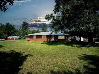 Foreclosed Home - 3923 N 1700 EAST RD, 61745