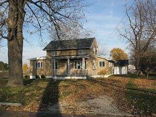 Foreclosed Home - 1103 MAPLE AVE, 61760