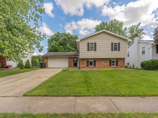Foreclosed Home - 1611 BUDIG DR, 61761
