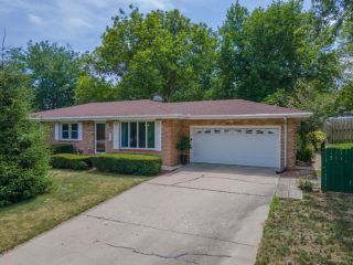 Foreclosed Home - 303 S ORR DR, 61761