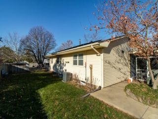 Foreclosed Home - 1403 HANSON DR, 61761