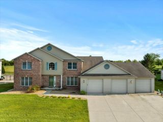 Foreclosed Home - 603 WHISPERING PINES CC LN, 61761