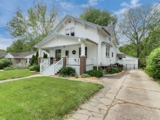 Foreclosed Home - 1301 S LINDEN ST, 61761