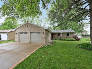 Foreclosed Home - 301 ASHMORE DR, 61801