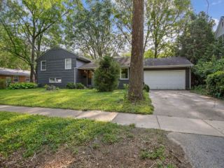 Foreclosed Home - 2010 S GEORGE HUFF DR, 61801