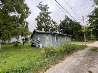 Foreclosed Home - 807 N MATHEWS AVE, 61801