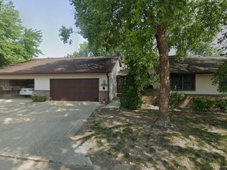 Foreclosed Home - 1805 BRAD DR, 61802