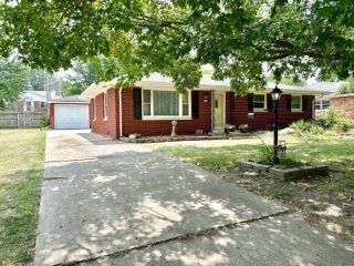 Foreclosed Home - 1713 BRIARCLIFF DR, 61802