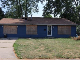Foreclosed Home - 2015 E VERMONT AVE, 61802
