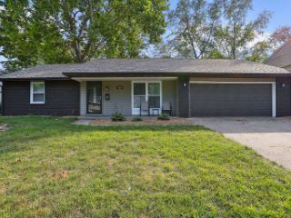 Foreclosed Home - 1515 S CURTISS DR, 61802