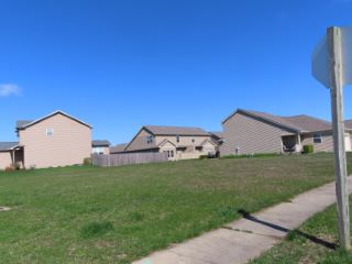 Foreclosed Home - 2219 PEBBLEBROOK, 61802